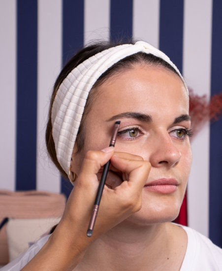 tutoriel maquillage ombrés fard à papières pour les yeux Le French Make-up